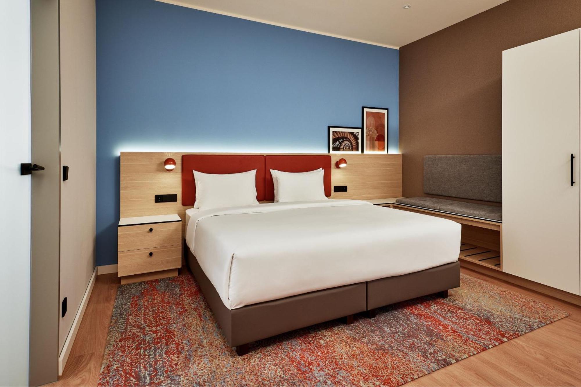 Hotel By Marriott