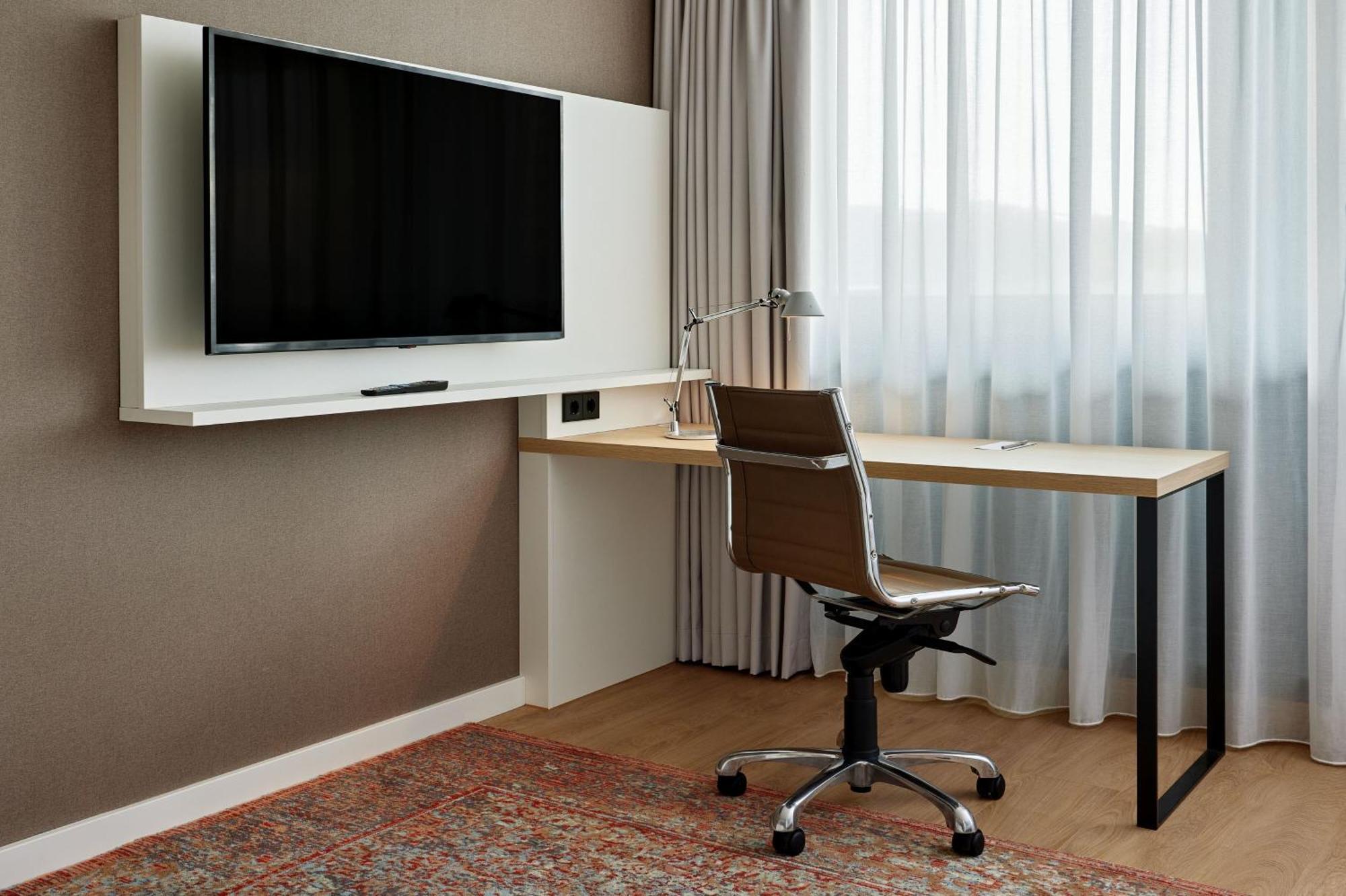 By Marriott 4* München
